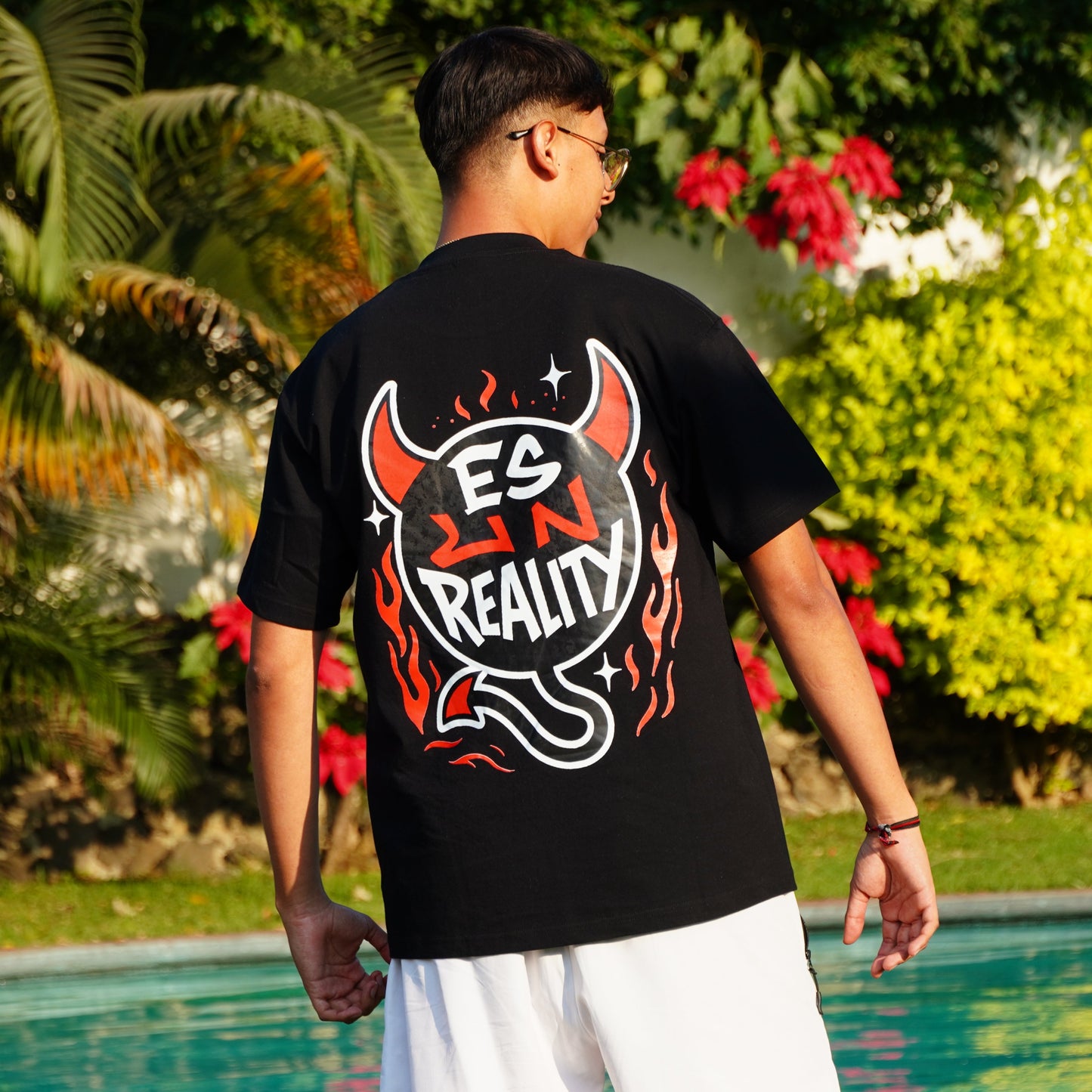 Es Un Reality Oversize Negra