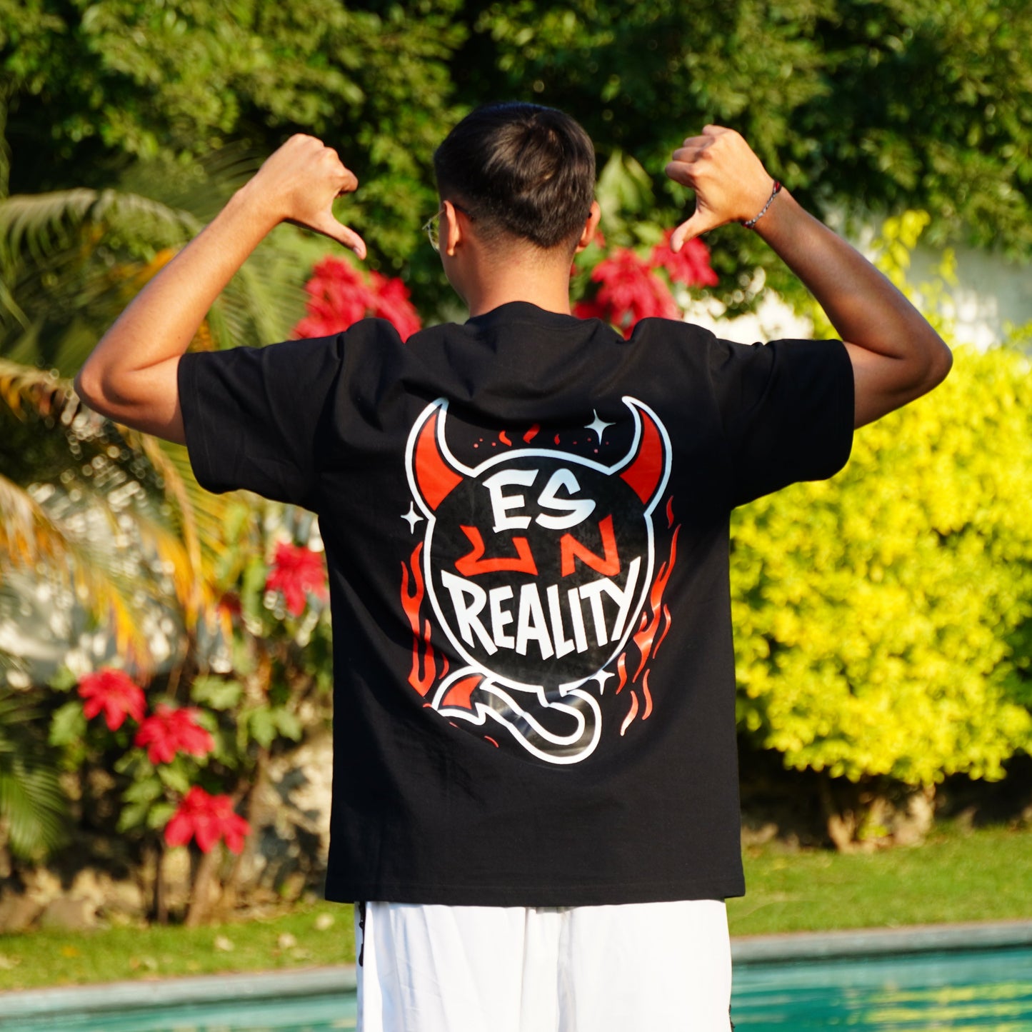 Es Un Reality Oversize Negra